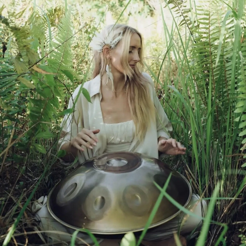 illustration for event: Breathwork & Sound Healing Julia